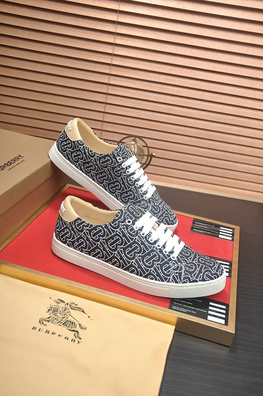 Men's shoes💰480💶[Burberry] (cowhide lining) classic low-top sneakers｜Imported cowhide with classic plaid fabric｜Cow leather lining｜Original outsole｜Fine workmanship and comfortable to wear Size: 38-44 (customized at 45)